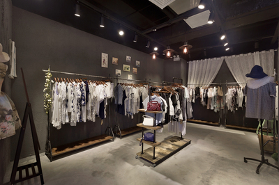 有代表性的80平loft風(fēng)格女裝店裝修設(shè)計案例分享