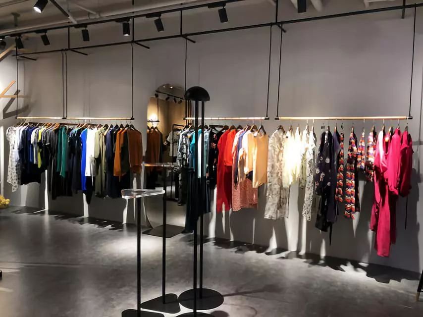 開(kāi)服裝店到開(kāi)工廠:我的馬拉松式品牌創(chuàng)建之路|D+訪